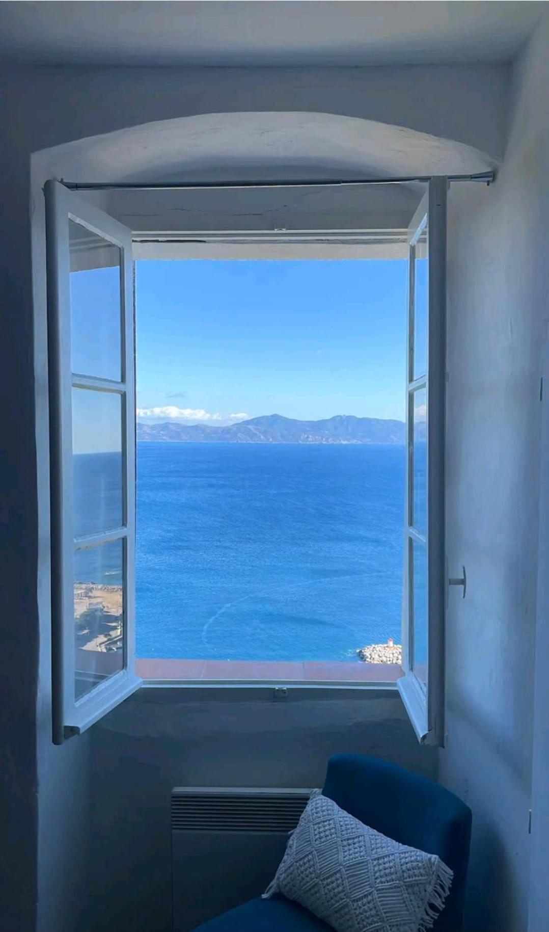 Appartement Vue Mer En Plein Centre De Cargèse Eksteriør bilde